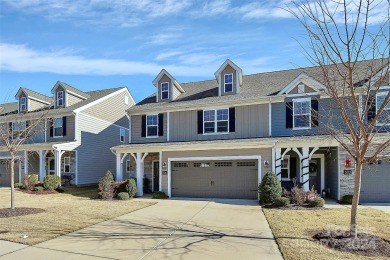 This lovely 3 BDRM, 2.5 BATH 2-Story Townhome is located in the on Cowans Ford Country Club in North Carolina - for sale on GolfHomes.com, golf home, golf lot