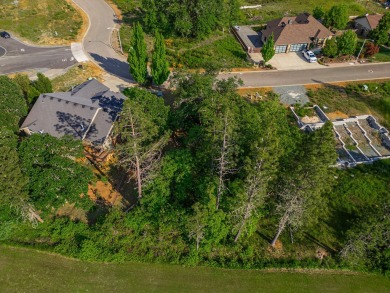 Live the Golf Course Lifestyle!Have you ever dreamed of living on Illinois Valley Golf Course in Oregon - for sale on GolfHomes.com, golf home, golf lot