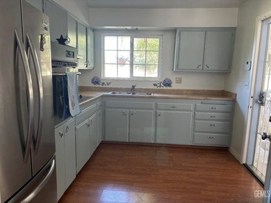 Beautiful 2 bedroom home on Sundale Golf Course with community on Sundale Country Club in California - for sale on GolfHomes.com, golf home, golf lot