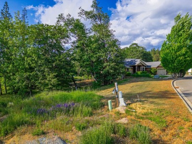 Live the Golf Course Lifestyle!Have you ever dreamed of living on Illinois Valley Golf Course in Oregon - for sale on GolfHomes.com, golf home, golf lot