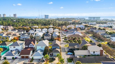 Beautiful home located in the highly sought after community of on Holiday Golf Club in Florida - for sale on GolfHomes.com, golf home, golf lot