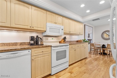 Move right into to this light and airy Carriedale cottage. A on Fiddlesticks Country Club in Florida - for sale on GolfHomes.com, golf home, golf lot