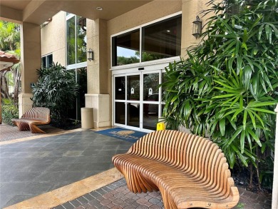 Spectacular 2BD/2BA Condo at Turnberry on the Green - Aventura's on Turnberry Isle Resort and Club in Florida - for sale on GolfHomes.com, golf home, golf lot