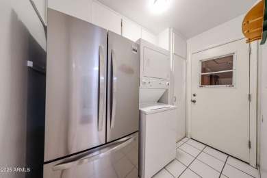 Welcome to this move-in-ready 2-bedroom, 2-bath end unit condo on Sun City Lakes West and East in Arizona - for sale on GolfHomes.com, golf home, golf lot