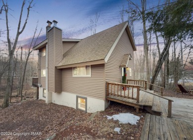 MODERN 3-LEVEL CONTEMPORARY Totally Renovated & Fully Furnished on Pocono Farms Country Club in Pennsylvania - for sale on GolfHomes.com, golf home, golf lot