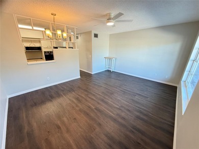 Cozy, updated, and ready for you! This inviting 1 bedroom, 1 on On Top Of The World Golf Course in Florida - for sale on GolfHomes.com, golf home, golf lot