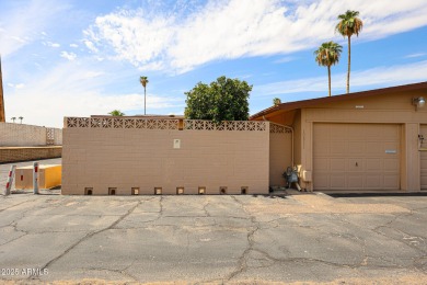 Welcome to this move-in-ready 2-bedroom, 2-bath end unit condo on Sun City Lakes West and East in Arizona - for sale on GolfHomes.com, golf home, golf lot