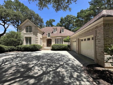 DeBordieu Colony - This stately 3-bedroom, 3.5-bath beautiful on DeBordieu Country Club in South Carolina - for sale on GolfHomes.com, golf home, golf lot