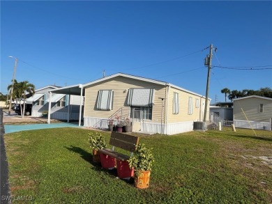 SELLERS SAYS BRING OFFERS!A Waterfront 55+ Community! QUICK on Seminole Lakes Country Club in Florida - for sale on GolfHomes.com, golf home, golf lot
