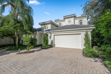 Welcome to your dream home! This beautiful, fully renovated on Woodfield Country Club in Florida - for sale on GolfHomes.com, golf home, golf lot