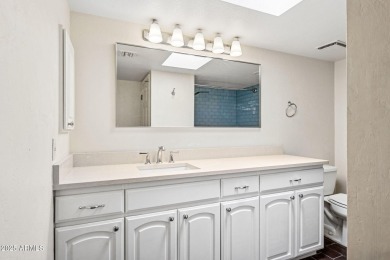 Single-level, move-in ready Townhouse with desirable split floor on McCormick Ranch Golf Club in Arizona - for sale on GolfHomes.com, golf home, golf lot