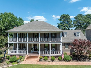 Beautiful plantation-style home on the 18th fairway of Red Apple on Red Apple Inn and Country Club in Arkansas - for sale on GolfHomes.com, golf home, golf lot