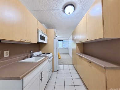 TURN KEY, MOVE-IN CONDITION, FEE SIMPLE. Welcome to Ainahau on Ala Wai Golf Course in Hawaii - for sale on GolfHomes.com, golf home, golf lot