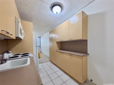 TURN KEY, MOVE-IN CONDITION, FEE SIMPLE. Welcome to Ainahau on Ala Wai Golf Course in Hawaii - for sale on GolfHomes.com, golf home, golf lot
