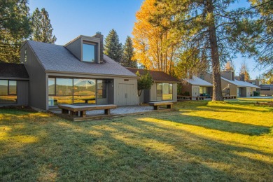 Highly desirable location on the Great Meadow, Meadows Golf on Sunriver Woodlands Golf Course in Oregon - for sale on GolfHomes.com, golf home, golf lot