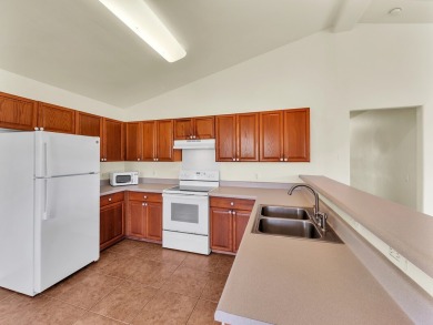 Well-kept 3 bedroom, 2 bathroom home in Discovery Harbor is the on Discovery Harbour Golf Course in Hawaii - for sale on GolfHomes.com, golf home, golf lot