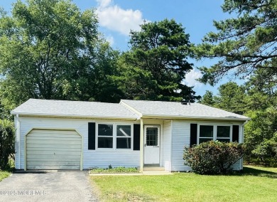 Charming 2 bedroom, 1 bath home situated on a desirable corner on Keswick Village Golf Course in New Jersey - for sale on GolfHomes.com, golf home, golf lot