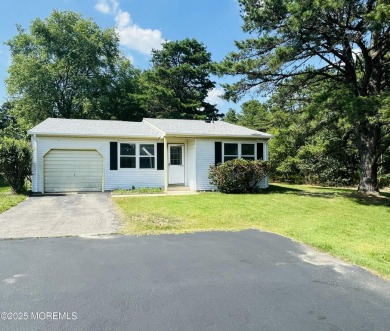 Charming 2 bedroom, 1 bath home situated on a desirable corner on Keswick Village Golf Course in New Jersey - for sale on GolfHomes.com, golf home, golf lot