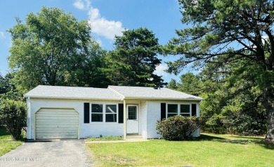 Charming 2 bedroom, 1 bath home situated on a desirable corner on Keswick Village Golf Course in New Jersey - for sale on GolfHomes.com, golf home, golf lot