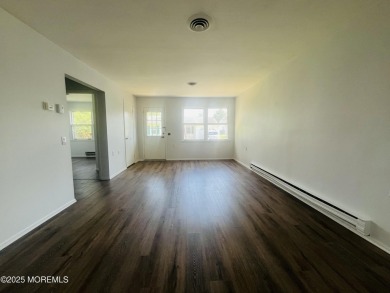 Charming 2 bedroom, 1 bath home situated on a desirable corner on Keswick Village Golf Course in New Jersey - for sale on GolfHomes.com, golf home, golf lot