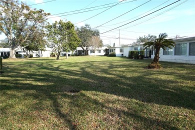 This well-maintained Baldwin floor plan offers 1,094 sq. ft. of on Mainlands Golf Club in Florida - for sale on GolfHomes.com, golf home, golf lot