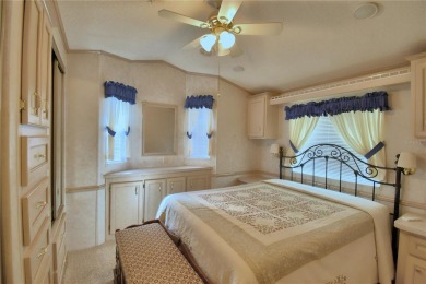 WELCOME TO YOUR FLORIDA RETIREMENT OASIS IN A GATED/GOLF CART on Southern Dunes Golf and Country Club in Florida - for sale on GolfHomes.com, golf home, golf lot