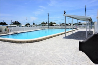 This well-maintained Baldwin floor plan offers 1,094 sq. ft. of on Mainlands Golf Club in Florida - for sale on GolfHomes.com, golf home, golf lot