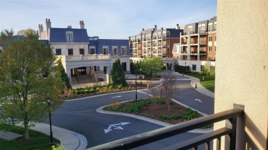 Utmost elegance meets ultra-spaciousness in this rare gem of a on North Hills Country Club in New York - for sale on GolfHomes.com, golf home, golf lot