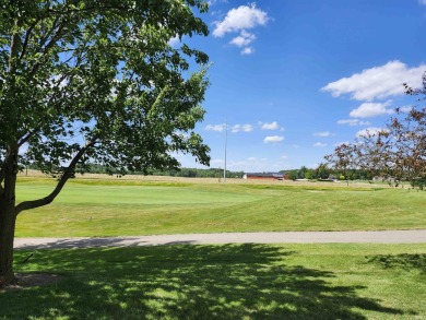 Excellent opportunity to become the new owner of this 2 bedroom on Eagle Glen Golf Club in Indiana - for sale on GolfHomes.com, golf home, golf lot