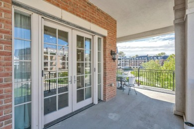Utmost elegance meets ultra-spaciousness in this rare gem of a on North Hills Country Club in New York - for sale on GolfHomes.com, golf home, golf lot