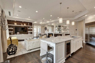 Utmost elegance meets ultra-spaciousness in this rare gem of a on North Hills Country Club in New York - for sale on GolfHomes.com, golf home, golf lot