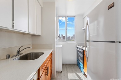 2 PARKING!!! Enjoy stunning views of the golf course and Diamond on Ala Wai Golf Course in Hawaii - for sale on GolfHomes.com, golf home, golf lot