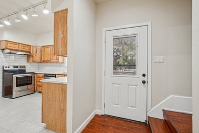 Discover a stylish and inviting 2-bed, 2.5-bath Riverhill on Riverhill Country Club in Texas - for sale on GolfHomes.com, golf home, golf lot