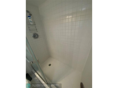 Don't miss this opportunity to own an Amazing updated garden on Oaks Country Club in Florida - for sale on GolfHomes.com, golf home, golf lot