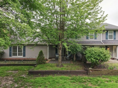 This 1,366 sqft, 3-bedroom, 2-full bath condo offers the perfect on Fox Den Golf Course in Ohio - for sale on GolfHomes.com, golf home, golf lot