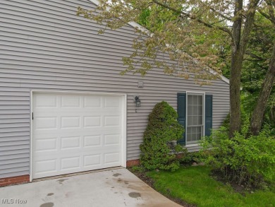 This 1,366 sqft, 3-bedroom, 2-full bath condo offers the perfect on Fox Den Golf Course in Ohio - for sale on GolfHomes.com, golf home, golf lot