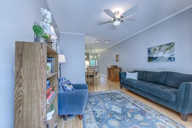 Move-in ready 2 bedroom, 2 bath condo in the popular Sweetwater on Indian Wells Golf Course in South Carolina - for sale on GolfHomes.com, golf home, golf lot