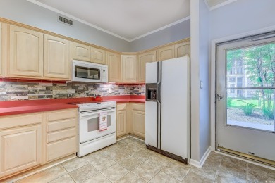 Move-in ready 2 bedroom, 2 bath condo in the popular Sweetwater on Indian Wells Golf Course in South Carolina - for sale on GolfHomes.com, golf home, golf lot
