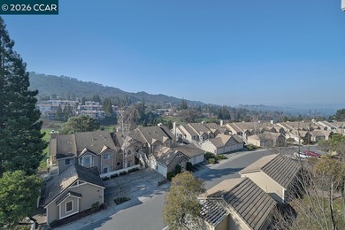 Fabulous Rosslyn floor plan with 2 bedrooms plus a den on Rossmoor Golf Course in California - for sale on GolfHomes.com, golf home, golf lot