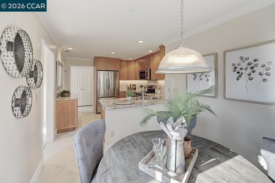 Fabulous Rosslyn floor plan with 2 bedrooms plus a den on Rossmoor Golf Course in California - for sale on GolfHomes.com, golf home, golf lot