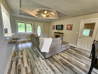 Secluded, private house with view of Sugar Loaf Mountain on Indian Hills Country Club in Arkansas - for sale on GolfHomes.com, golf home, golf lot