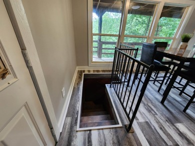 Secluded, private house with view of Sugar Loaf Mountain on Indian Hills Country Club in Arkansas - for sale on GolfHomes.com, golf home, golf lot