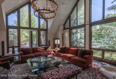 This exceptionally maintained Teton Pines cluster home and it's on Teton Pines Golf Club in Wyoming - for sale on GolfHomes.com, golf home, golf lot