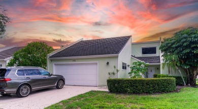 Discover serene, pet-friendly living in Greens Cay, nestled on Jonathans Landing Golf Club in Florida - for sale on GolfHomes.com, golf home, golf lot