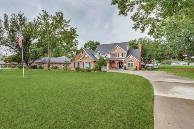 Nestled in the Lake Kiowa golf course community, this 3428 sqft on Lake Kiowa Golf Course in Texas - for sale on GolfHomes.com, golf home, golf lot