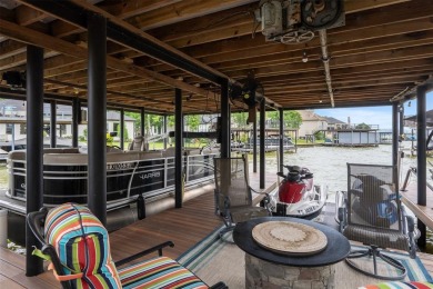 This immaculate, updated waterfront home in the exclusive on Pinnacle Golf and Boat Club in Texas - for sale on GolfHomes.com, golf home, golf lot