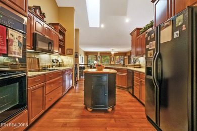 FABULOUS FAIRFIELD GLADE GOLF FRONT HOME (CRAIG #4) YOU WILL NOT on Heatherhurst Golf Course in Tennessee - for sale on GolfHomes.com, golf home, golf lot