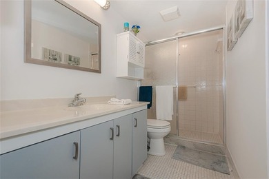 GOLFERS THIS IS THE PERFECT LOCATION FOR YOU, THIS IS AN AMAZING on Wynmoor Golf Course in Florida - for sale on GolfHomes.com, golf home, golf lot