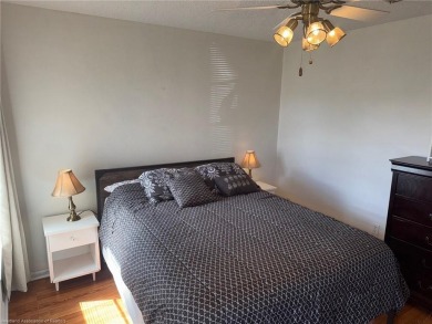 Located in the golfing community of Sun 'n Lake.  this move -in on Sun n Lake Golf and Country Club in Florida - for sale on GolfHomes.com, golf home, golf lot