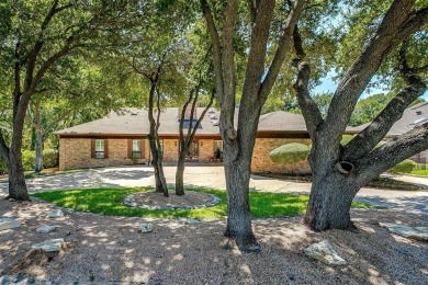 Pecan Plantation custom home on 7th hole golf course. Beautiful on Pecan Plantation Country Club in Texas - for sale on GolfHomes.com, golf home, golf lot